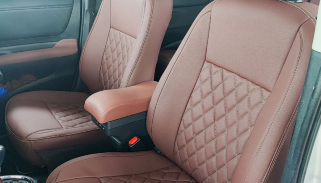 Toyota Sienta (1)